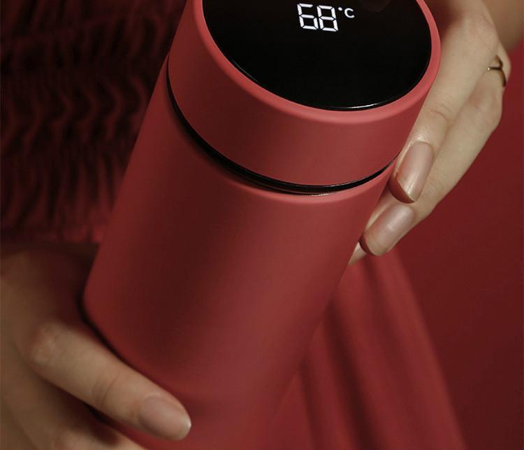 Intelligent Insulated Thermos Bottle with Temperature Display